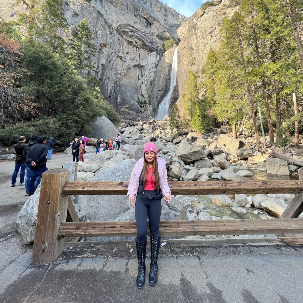 Meet your Posher, Lyra